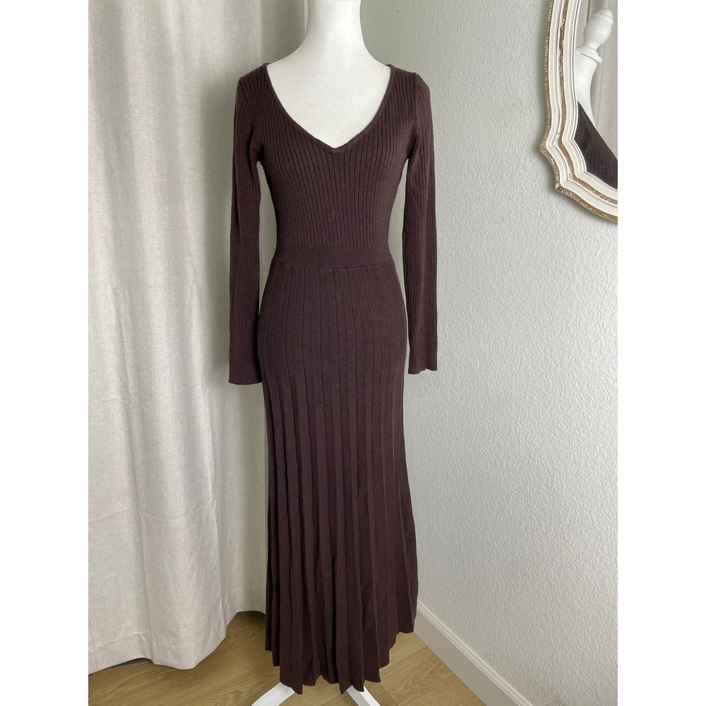 Lulus Ribbed Knit Maxi Dress Womens Medium Brown Excellent V-Neck Long Sleeve